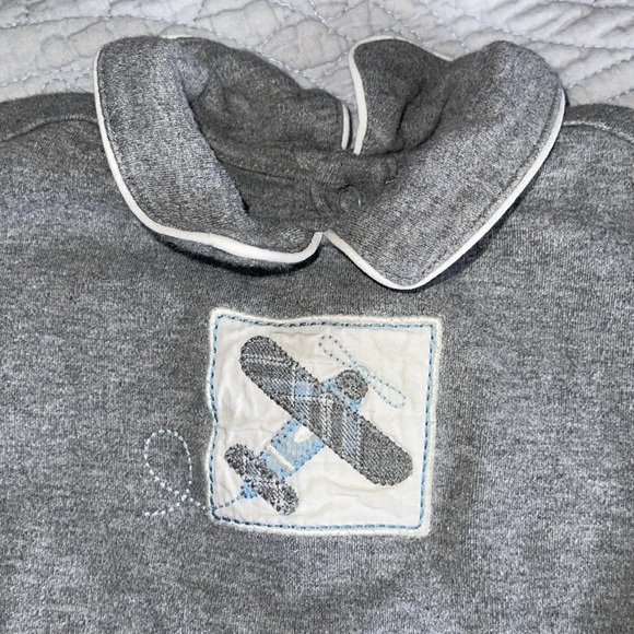 Janie & jack gray one piece with back pocket, white trim & Embroidered airplane - Picture 3 of 4